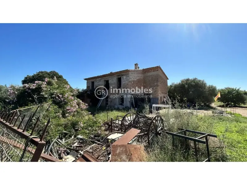Rustic estate for sale in Consell, with easy access, consisting of a plot of about 24,000m2 with panoramic mountain views and a — photo 1