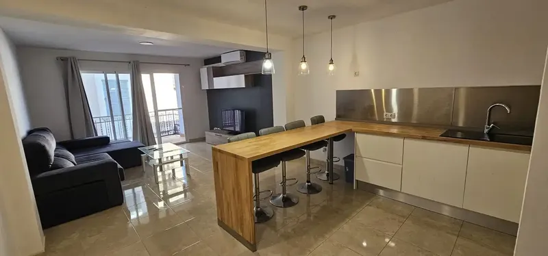 A tan solo 27 minutos de Palma, Vilafranca De Bonany y a 8 minutos de Manacor. Preciosa y moderna vivienda, de trata de un 1° piso totalment — photo 1