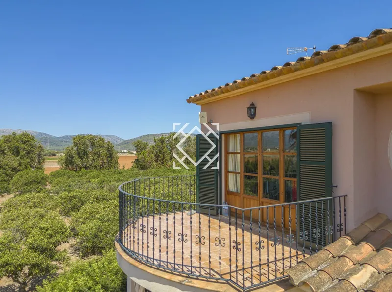 Spacious countryside villa with mountain views for sale in Sa Pobla, Mallorca — photo 3