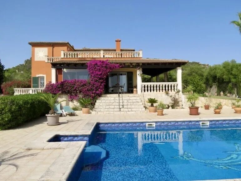 Idyllic finca in a fantastic location with pool near Llucmajor — photo 2