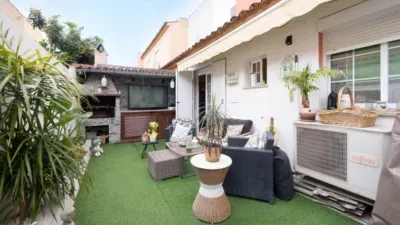 Townhouse on Carrer de Can Caragol Nou — photo 12