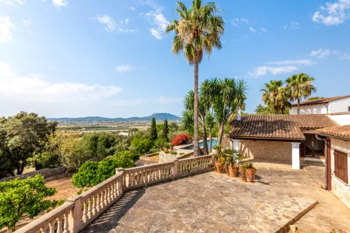 Montuiri, luxury finca with breathtaking views of the Tramuntana mountains and rental license — photo 3