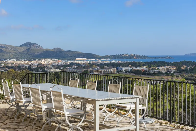 Excellent condition house for sale in Port de Pollença with good rental potential and sea views — photo 7