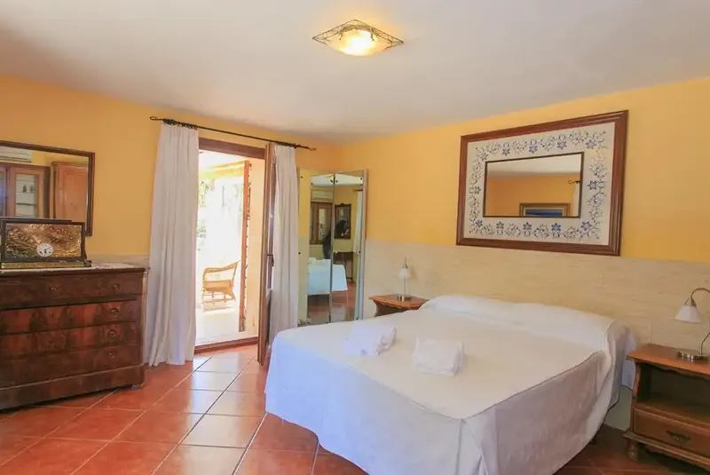 Strategically located in the coveted triangle between the historic village of Pollença and the vibrant coast of the Port, this property — photo 3