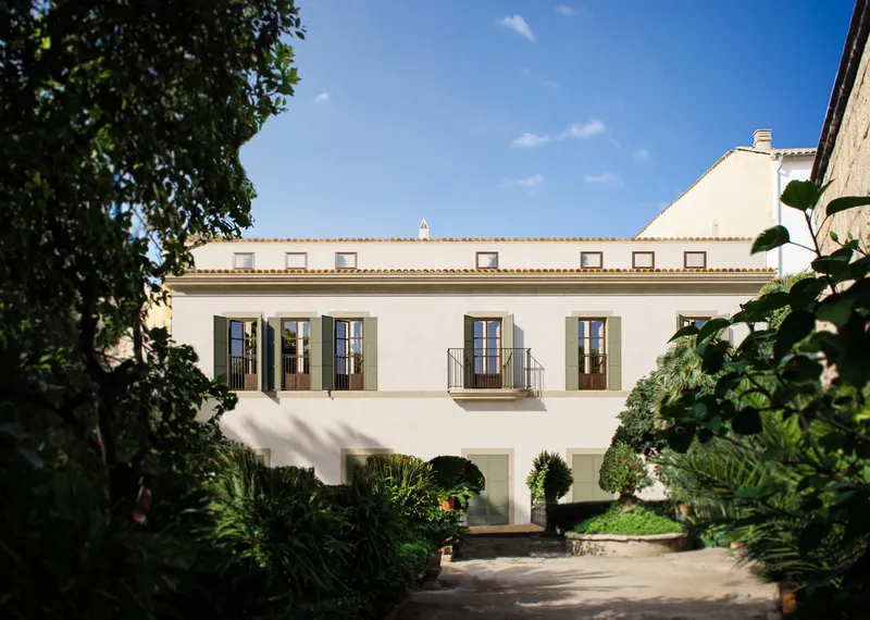 Exclusive apartments in a historic building in the center of Palma de Mallorca — photo 4