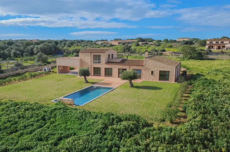 Modern Natural Stone Finca with Pool — photo 1