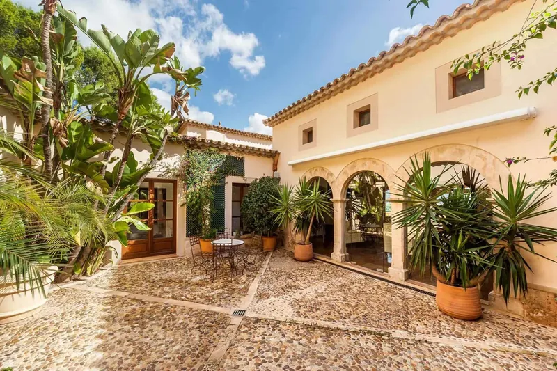 Luxurious Mallorcan country house on a large, flat plot with great views — photo 9