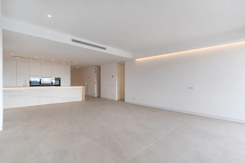 Luxury Ground-Floor Apartment with Stunning Terrace & High-End Finishes — photo 8