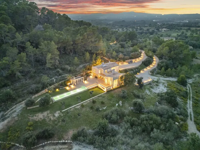 Bright country house on an elevated plot in the quiet area of Es Carritxo — photo 5