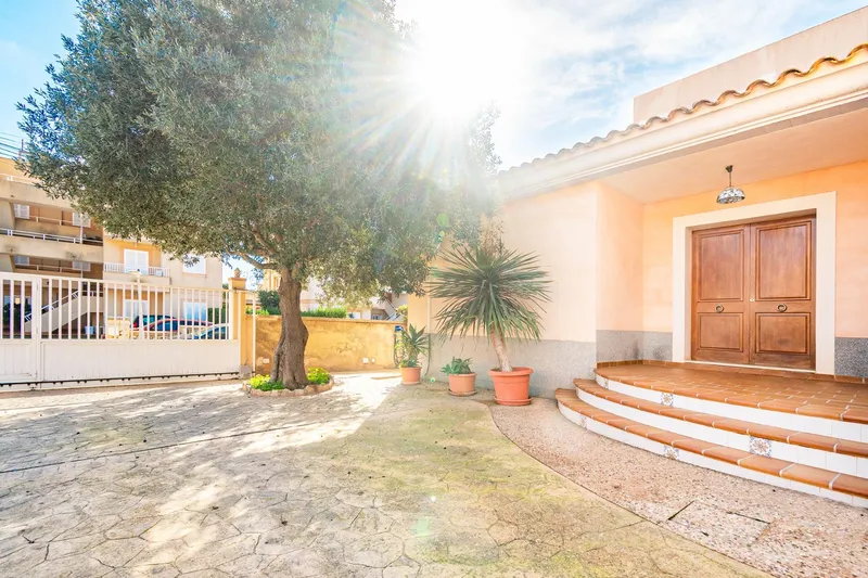Chalet in Portocolom with pool, solarium in a very quiet and residential area — photo 4