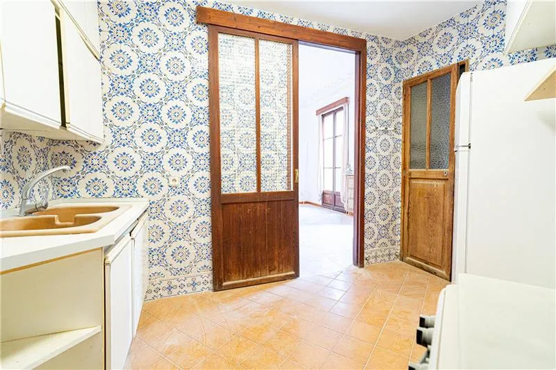 Listed property dating from 1920 next to Plaza España — photo 12