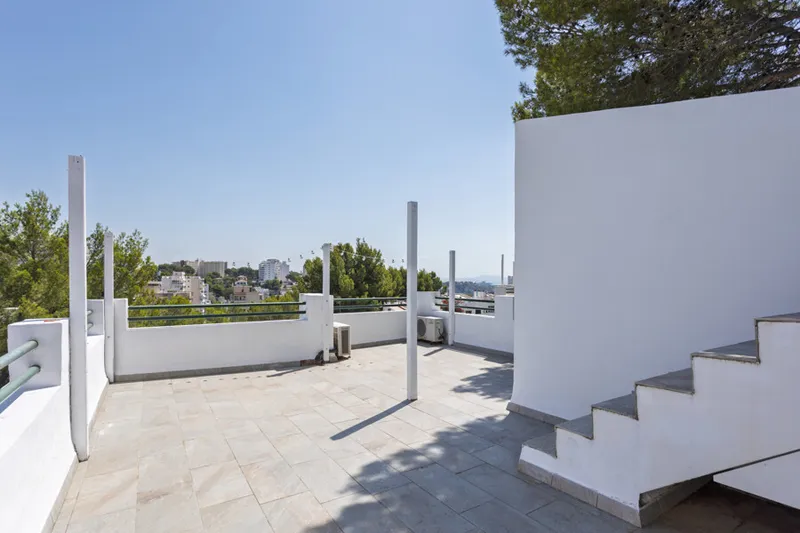Elegant Four-Bedroom Semi-Detached Home with Terraces, Garden & Garage in Tranquil Cala Nova — photo 7