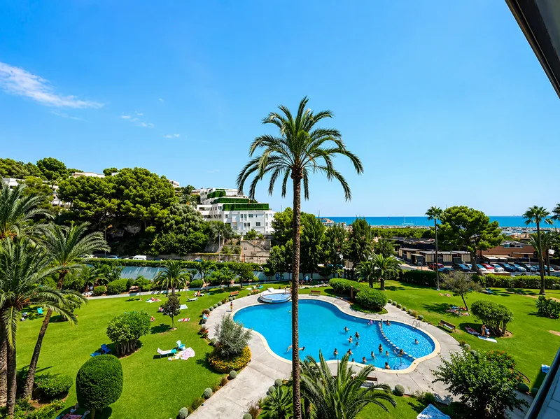 Apartment in a popular residence with partial sea view in Portals Nous Mas — photo 2
