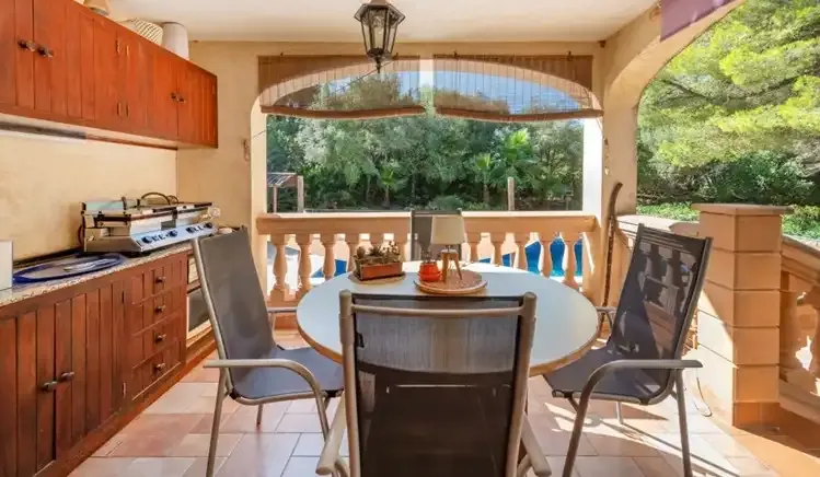 This magnificent rustic estate is located in the quiet and sought-after area of Alcanada — photo 6