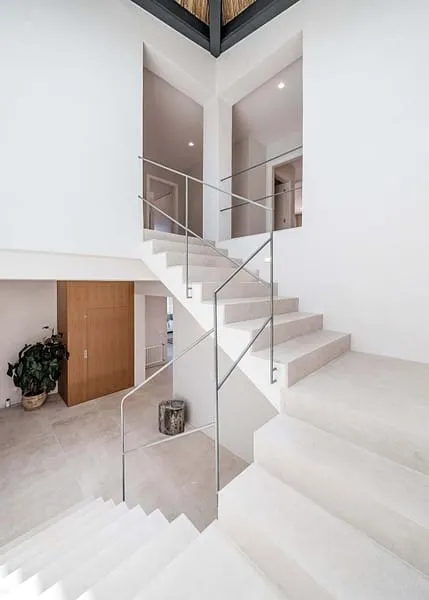 Modern Luxury Retreat with Panoramic Views Over the Bay of Palma and the Tramuntana Mountains — photo 12