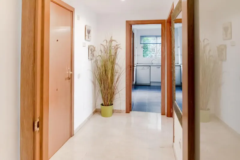 Discover this exclusive ground floor apartment in the coveted area of Les Maravelles, Palma de Mallorca. — photo 3