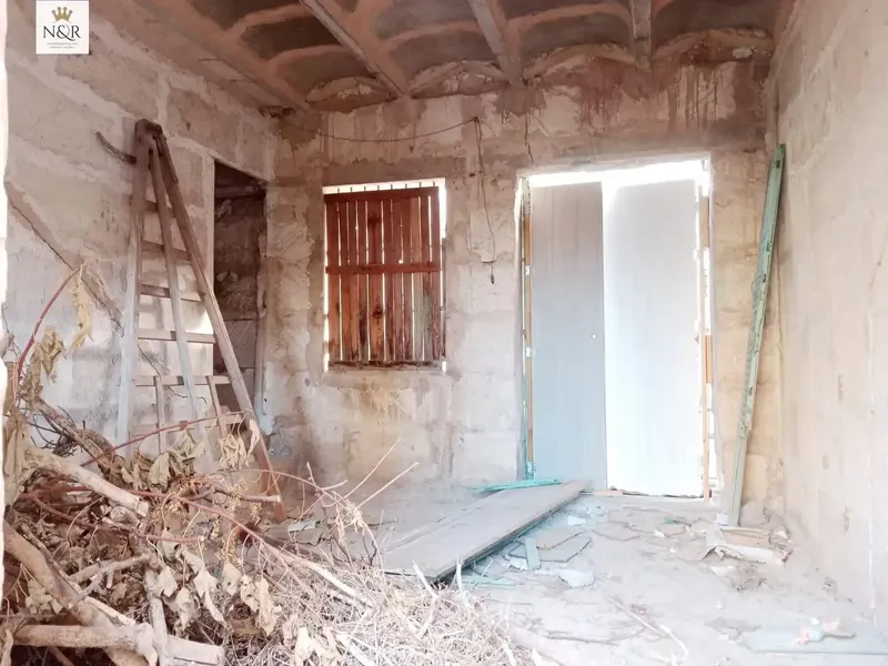 Charming house to renovate in Lloseta, with an unbeatable location near the train station and all basic services. — photo 3