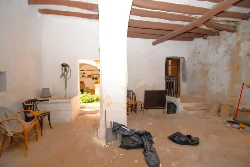 Interesting house for total renovation of 270 m² built in the old town of Muro, just a minute's walk from the — photo 5