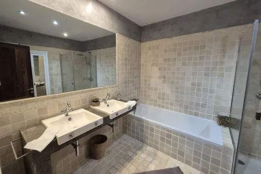 Llucmajor: Spacious and tasteful townhouse with a fantastic rooftop terrace and sunny patio — photo 12