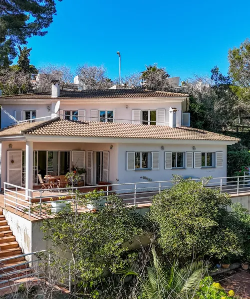 Opportunity in Portals Nous: House with Great Potential Near the Sea — photo 2
