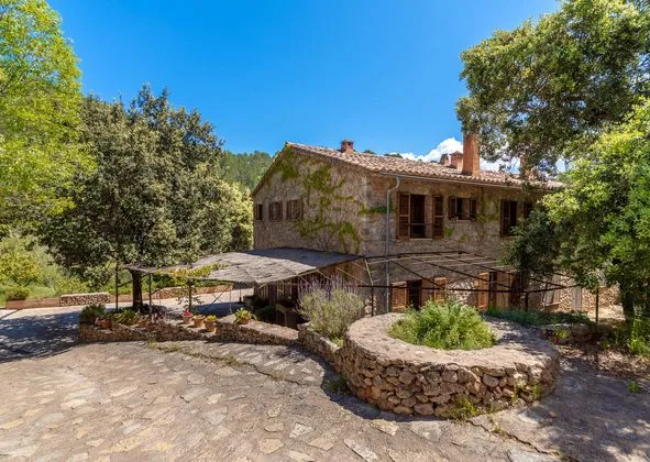 Country house in Esporles — photo 1