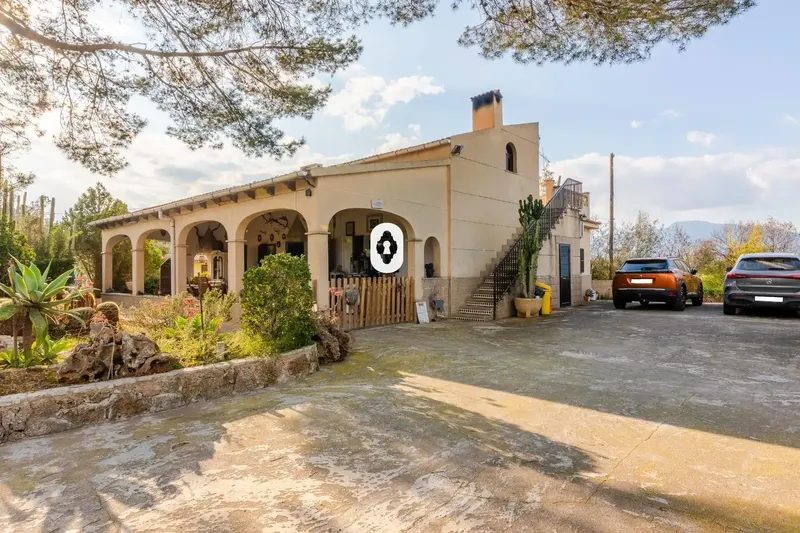 From INMOCLAUS we present this interesting property located in the Camponet area (Inca), combining spaciousness, privacy and high potential — photo 3