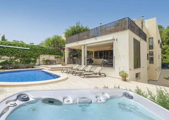 Detached house in Cala Sant Vicenç, Pollença — photo 1