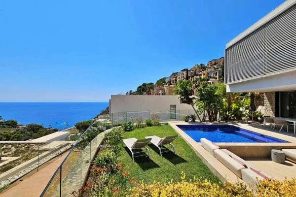 Exclusive villa with sea views in Port Andratx, southwest Mallorca — photo 1