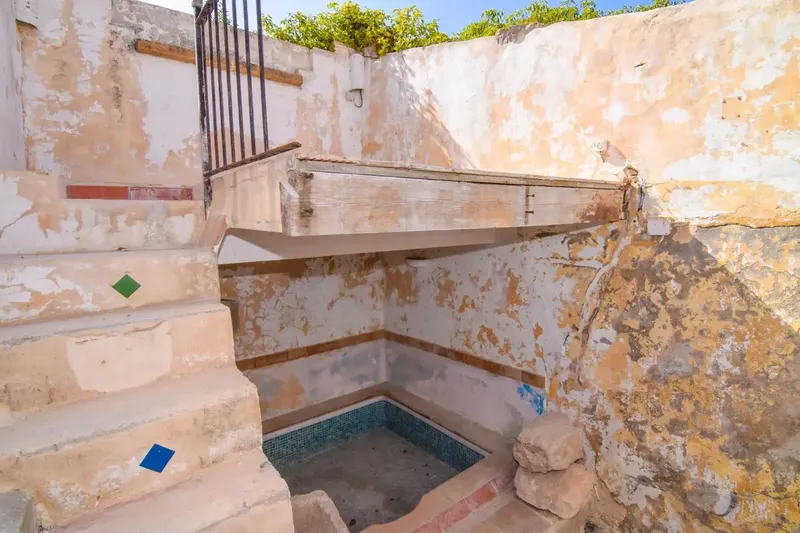 Unique opportunity to acquire a home for renovation with enormous potential, located in an emblematic area of Artà — photo 9
