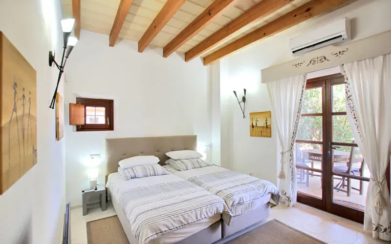 Natural stone finca with ETV licence, pool and patio refuge near Manacor – PM07400 — photo 12