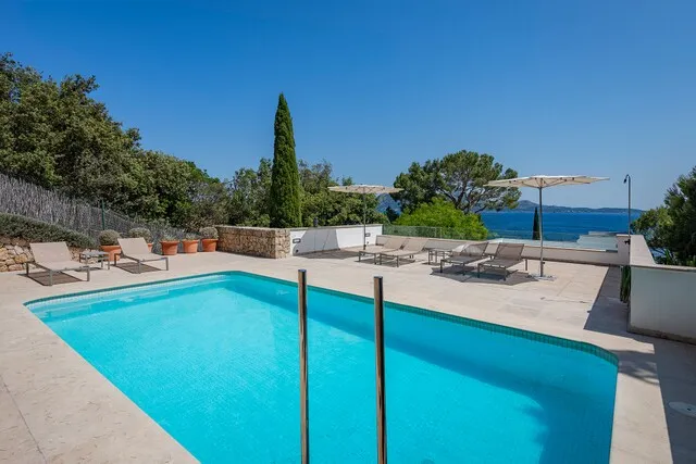 Exceptional sea view villa for sale by the beach in Formentor, North Mallorca — photo 3