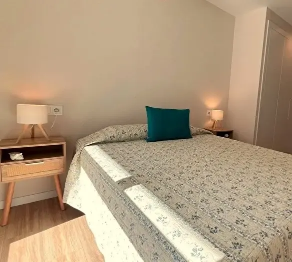 Piso en alquiler de 2 habitaciones: Llevant, Polígon de Llevant — photo 2