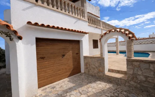 Design instead of compromise – house with sea views and roof terrace in Cala Llombards — photo 4