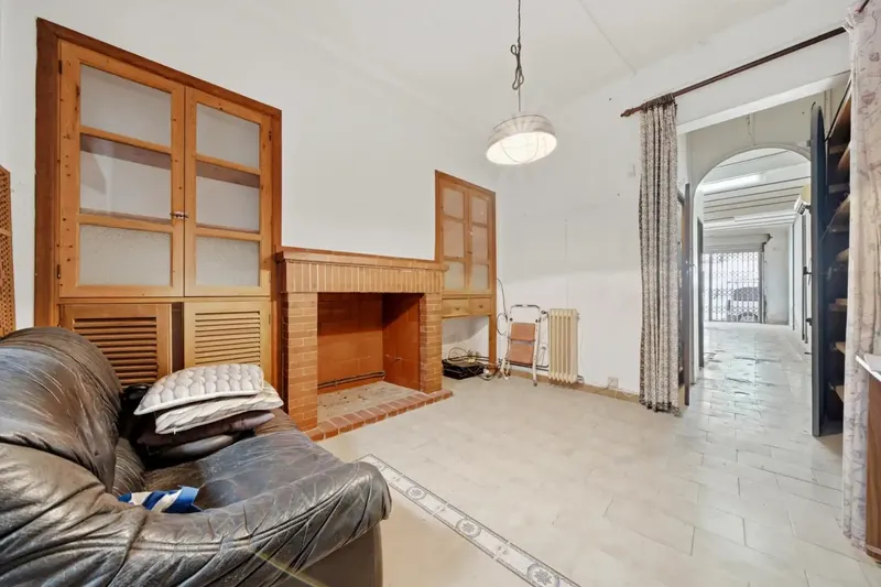 If you are looking for a property with character, space and the opportunity to design it completely to your taste, this village house in Campos is an ex — photo 9