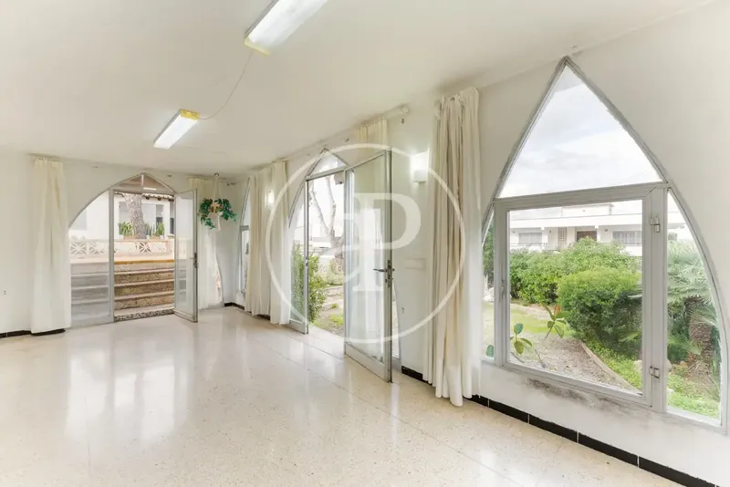 Casa con jardín en venta en Carrer Botafoc — photo 3