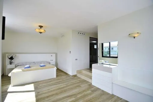 Son Vida, modern, spacious villa in an idyllic location with pool — photo 11