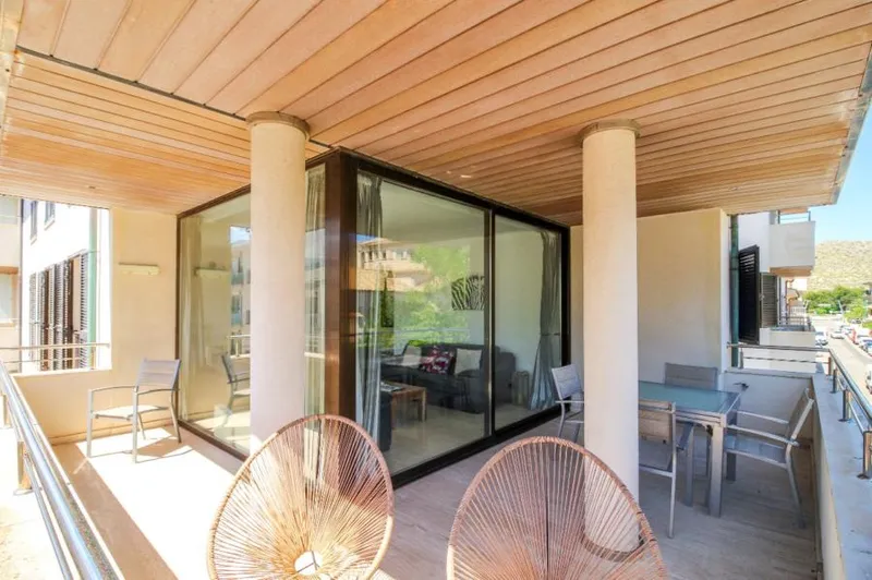 Sold by our company Great size 4 bedroom apartment with lift and swimming pool on the main square of Puerto Pollensa — photo 9