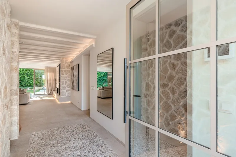 Fully renovated bungalow in Nova Santa Ponsa for rent — photo 2