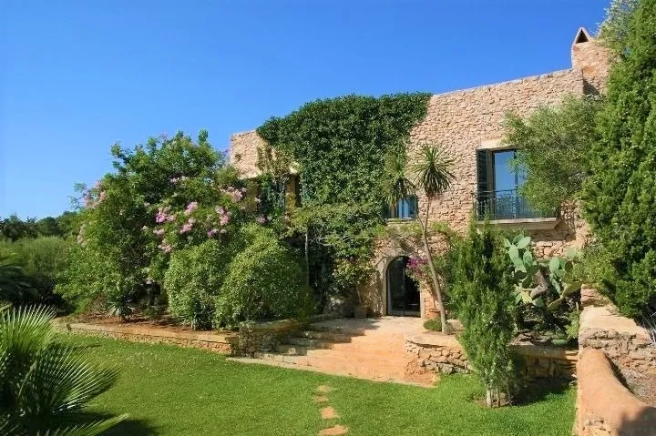Historical home reformed with love, care and luxury elements, located close to Cala Dor and Santany — photo 1