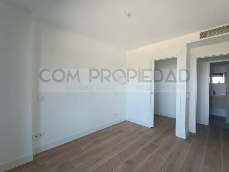 Modern 73 m² flat in a newly built building, with an excellent location in Nou Llevant, opposite Portixol and the Palacio de C — photo 9