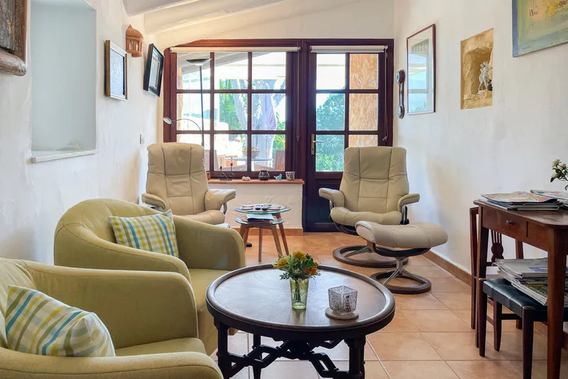 Attractive finca with guest apartment, garden idyll and distant views in a quiet location — photo 12