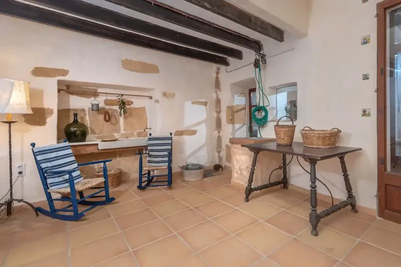 House in the center of Capdepera that preserves the charm of its historic architecture — photo 5