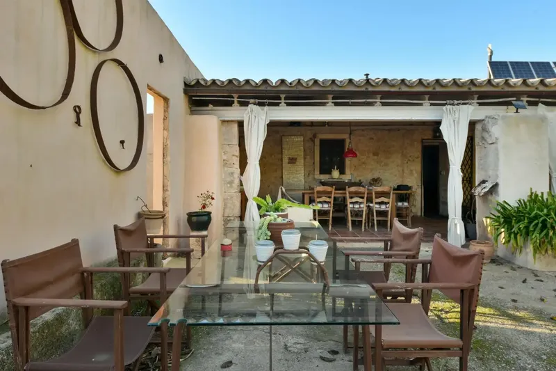 Spacious rustic finca for sale with occupancy certificate in Petra, on a plot of more than 19,000 m2 with especially fertile land — photo 4