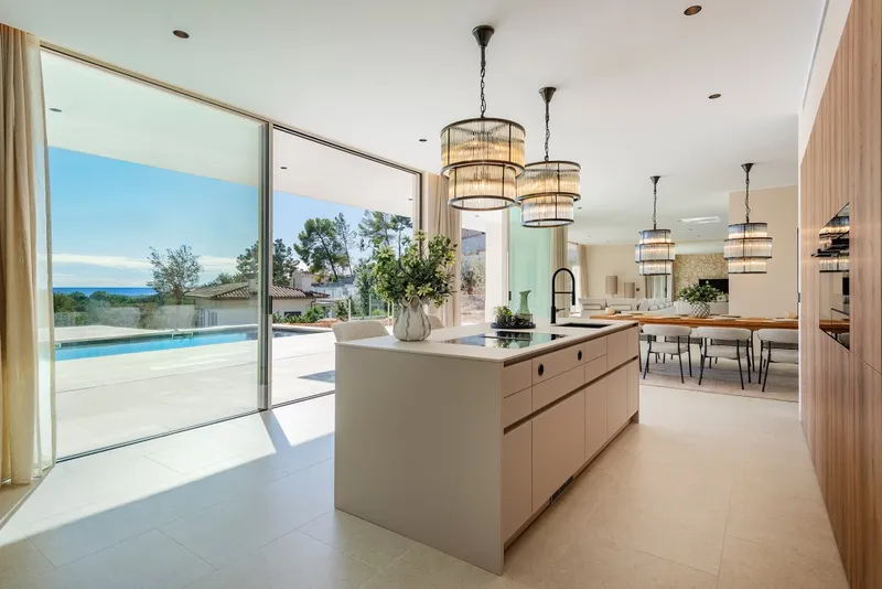 Top quality house for sale in Portals Nous with many special features and garden — photo 4