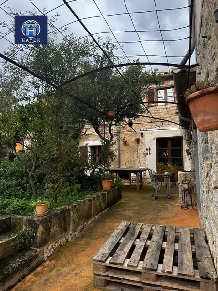 In the charming village of Galilea, in the heart of the Sierra de Tramuntana, we present this cozy semi-detached chalet ideal for those seeking privacy — photo 1
