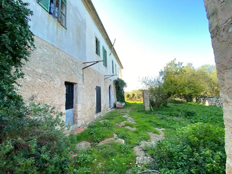 Historic Mallorcan possessió with 37 hectares of land in the heart of the island — photo 11