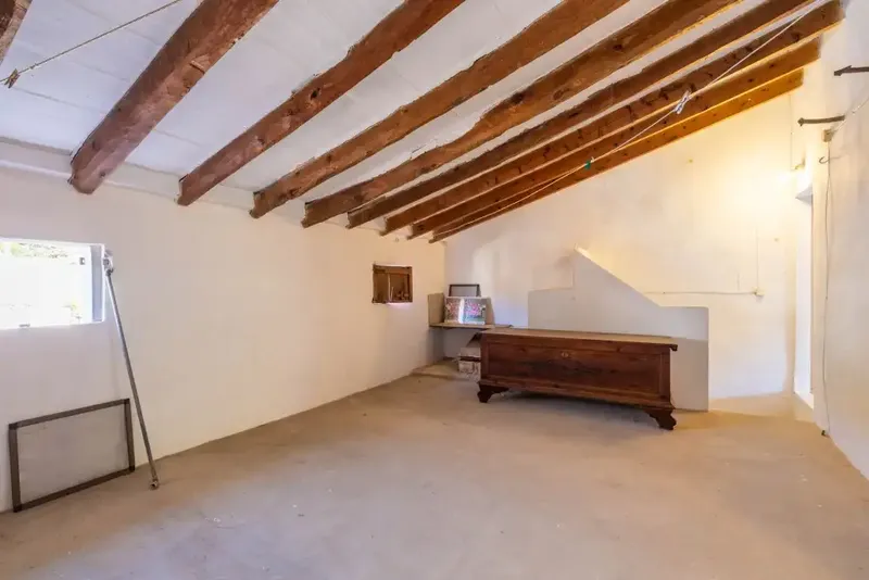 Charming detached house for sale in Pollensa offers a rare opportunity to own a spacious home in the historic old town — photo 11