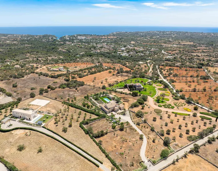 Finca with pool, guest house and garden near Cala Santanyi — photo 2