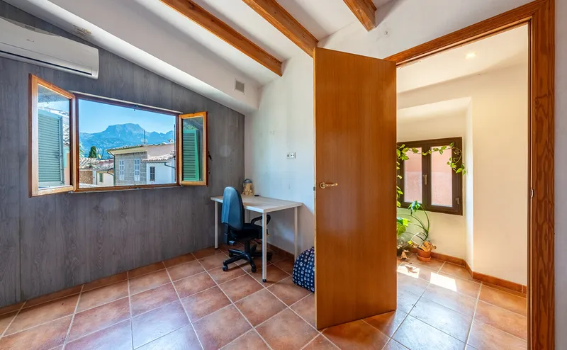 Townhouse in the heart of Sóller — photo 4