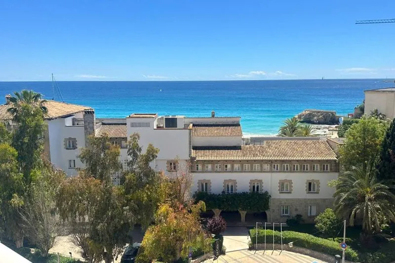 Loft-Style Apartment with Sea Views in Cala Major — photo 11